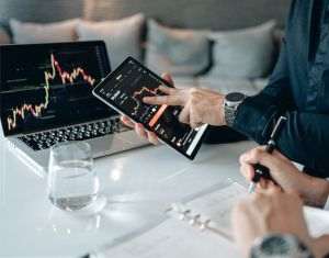 TradeVille: Septembrie - lună dificilă pentru pieţele financiare